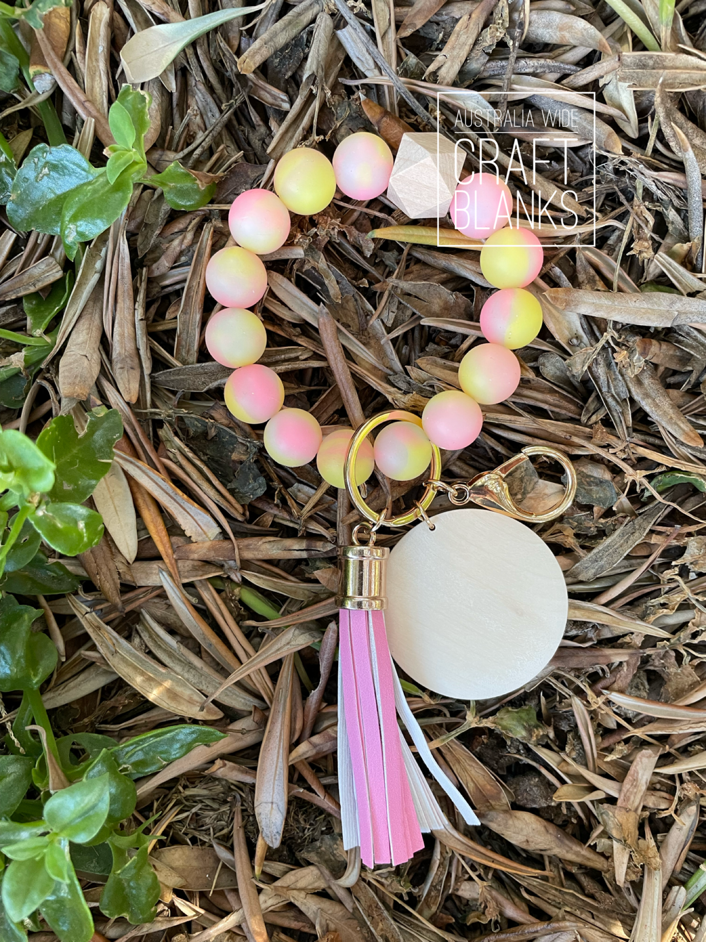 Keyring - Marbled silicone bead wristlet w/wood disc